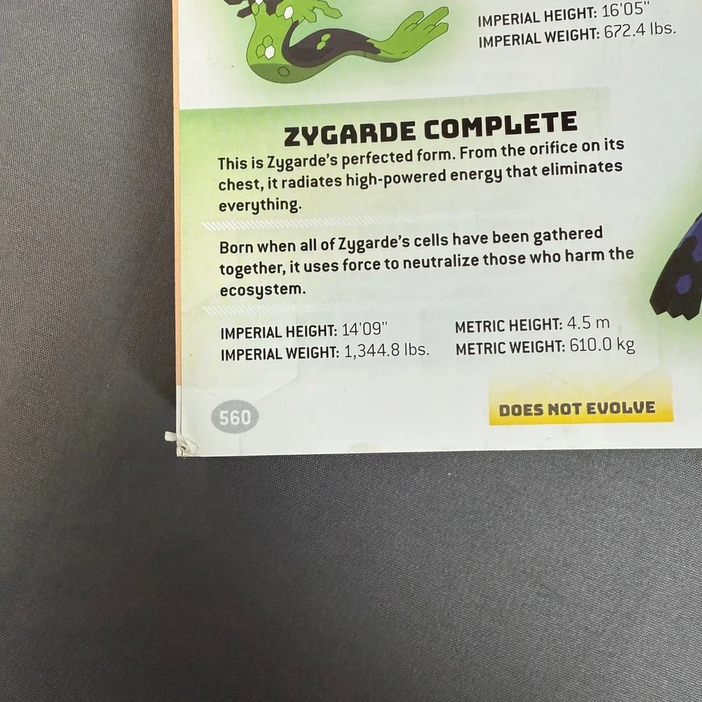 Pokemon Super Extra‎ Deluxe Essential Handbook Scholastic 2021